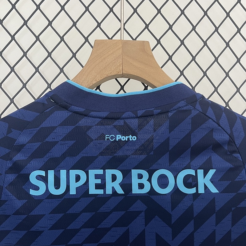 Porto 24/25 Kids Porto Third away Size: 16-28 8