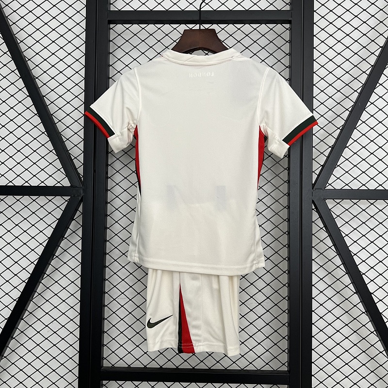 Chelsea 25/26 Kids Chelsea Away Size: 16-28 4