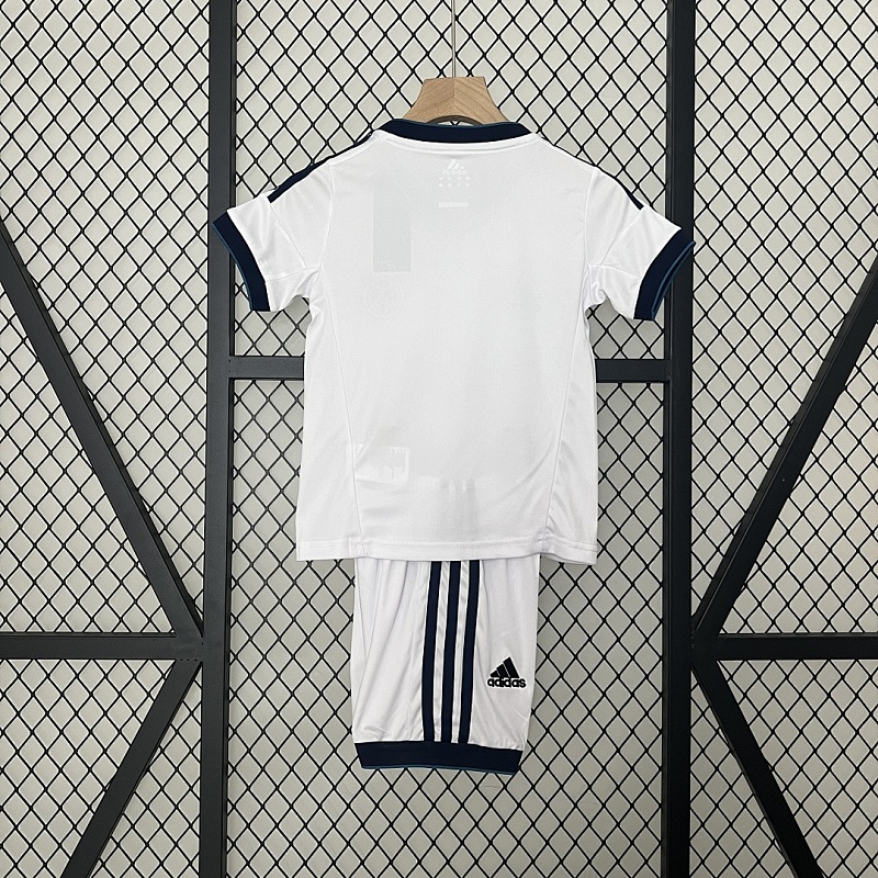 Real Madrid12/13 kids Real Madrid12/13 home size: 16-28 2
