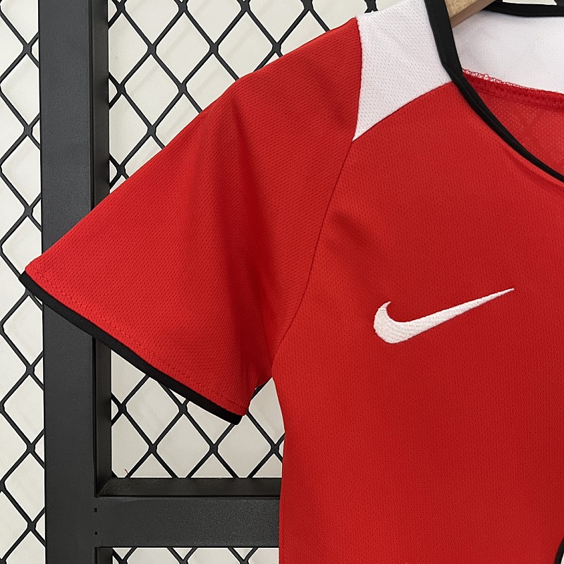 M-U size: kids M-U 05/06 home size: 16-28 6