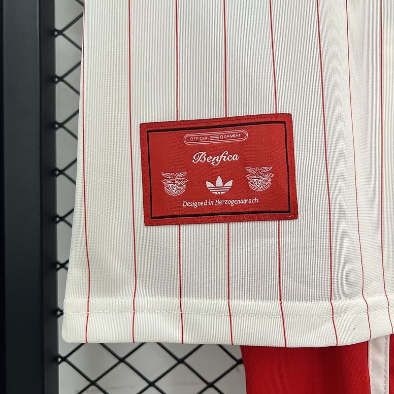 Benfica 25/26 Benfica Retro Special Edition Size: 16-28 12