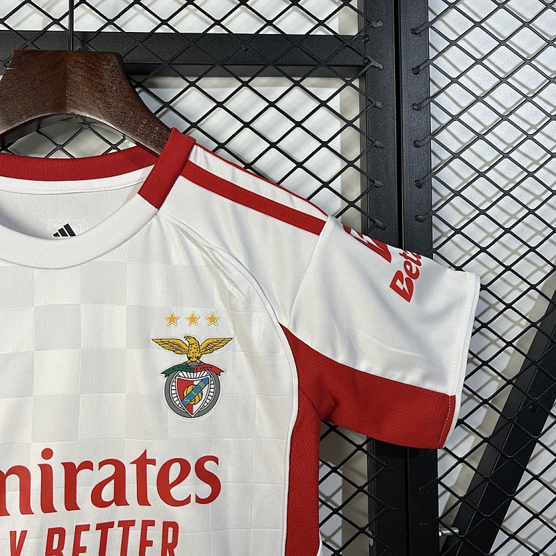 Benfica 25/26 Kids Benfica Third away game Size: 16-28 9