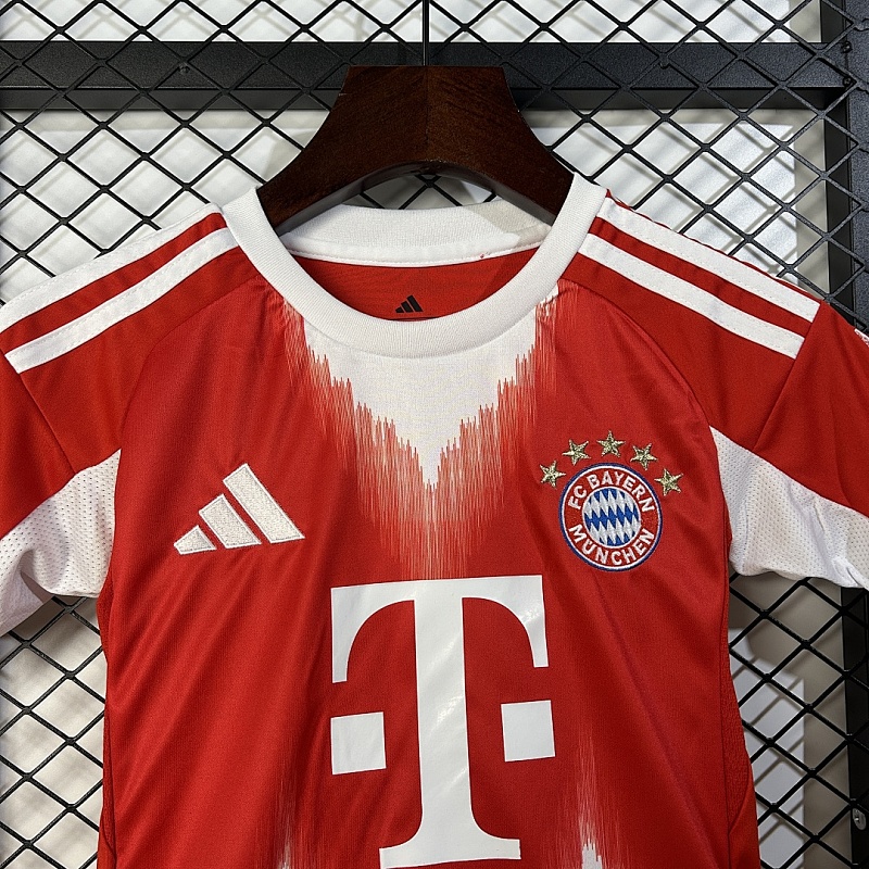 Bayern Munich 25/26 kids Bayern Munich home size: 16-28 8