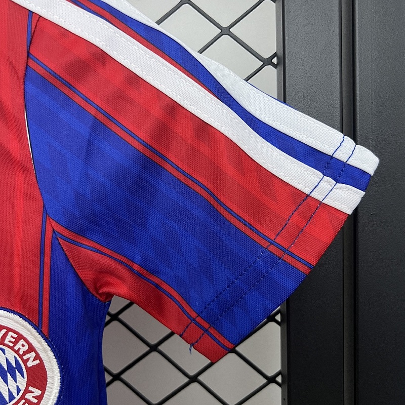 Bayern Munich kids Bayern Munich 95/97 Home size: 16-28 5