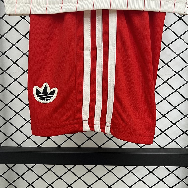 Benfica 25/26 Benfica Retro Special Edition Size: 16-28 4