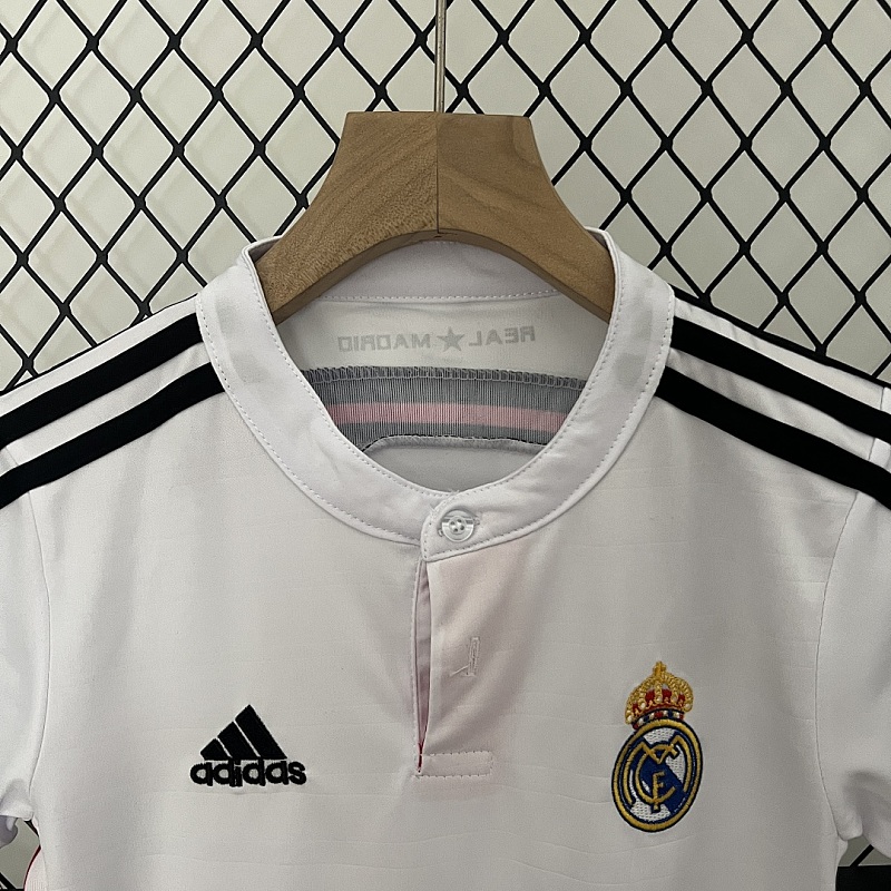Real Madrid kids Real Madrid 14/15 home size: 16-28 3