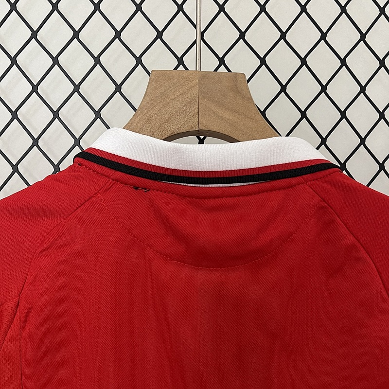 M-U size: kids M-U 99/00 home size: 16-28 8