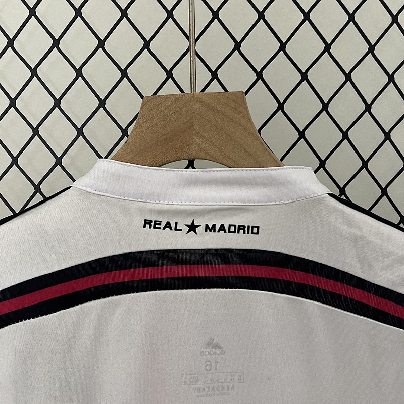 Real Madrid kids Real Madrid 14/15 home size: 16-28 8