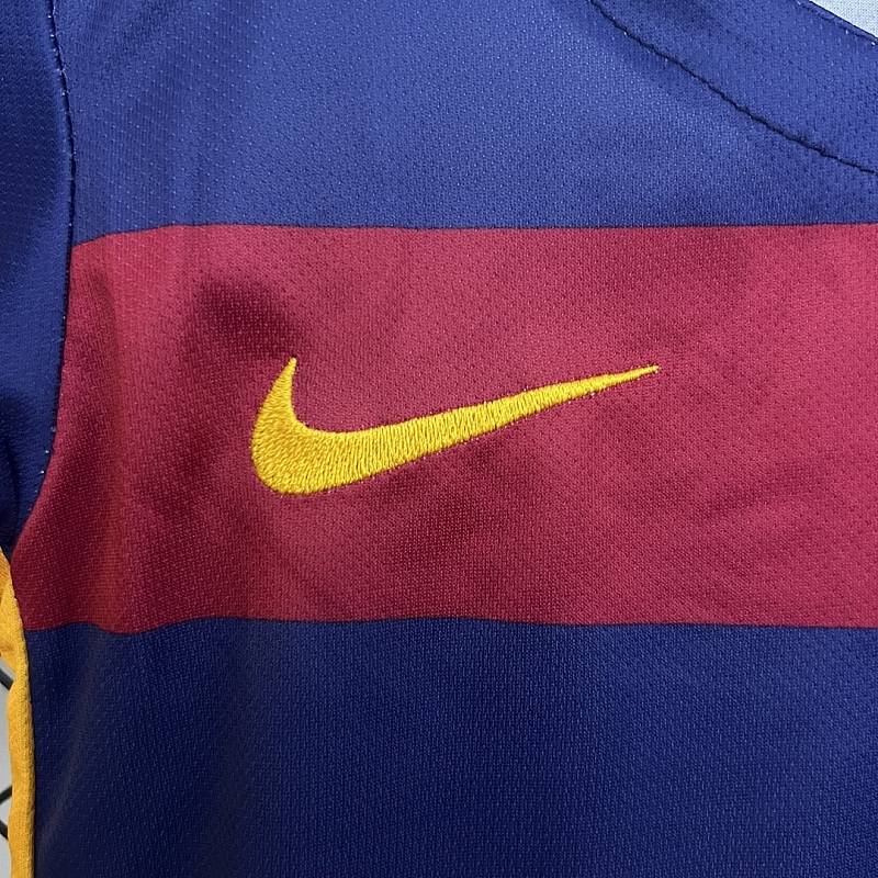 Barcelona kids Barcelona 15/16 home size: 16-28 2