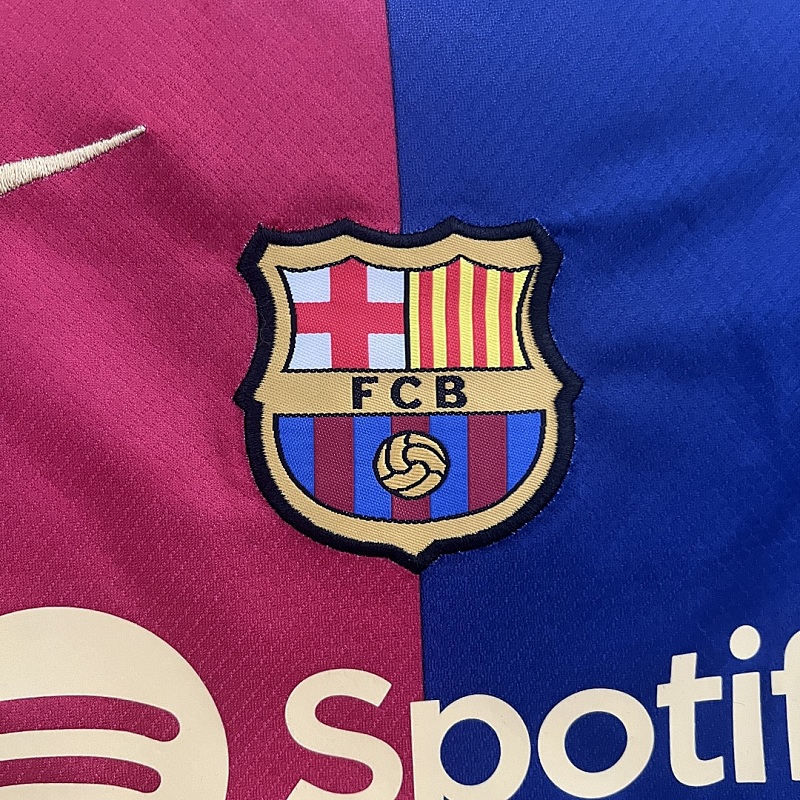 Barcelona 24/25 Kids Barcelona Home Size: 16-28 5
