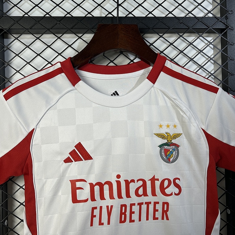 Benfica 25/26 Kids Benfica Third away game Size: 16-28 5