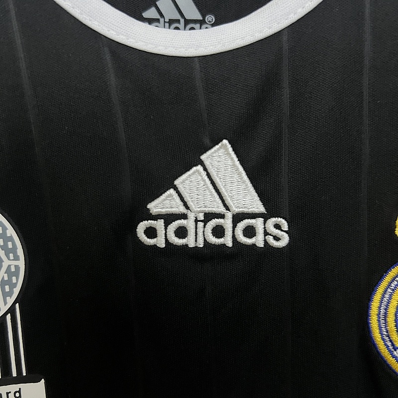 Real Madrid kids Real Madrid 06/07 away size: 16-28 7
