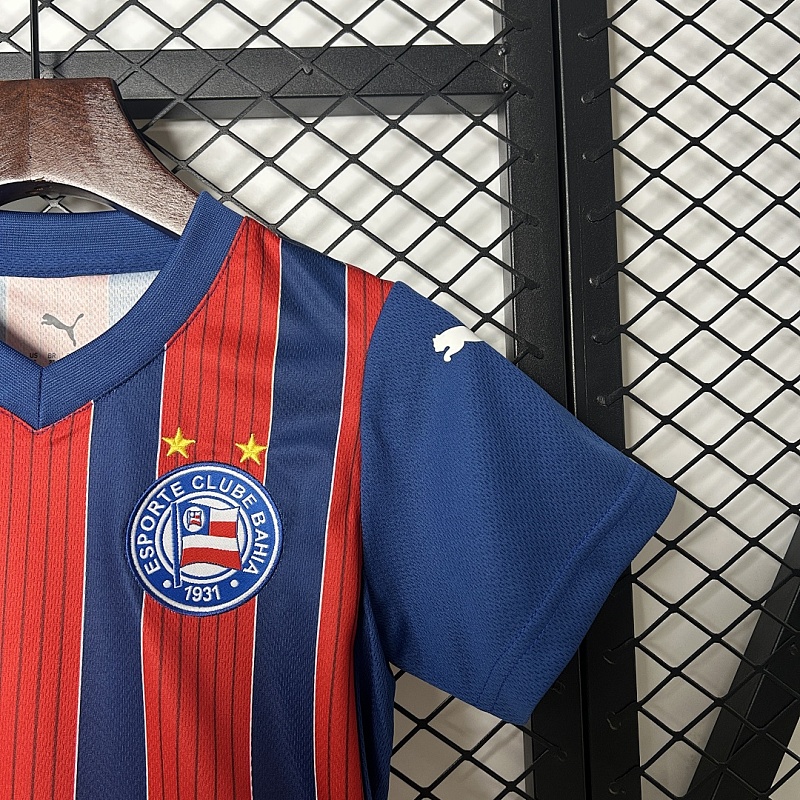Bahia size: 25/26 kids Bahia Away size: 16-28 8