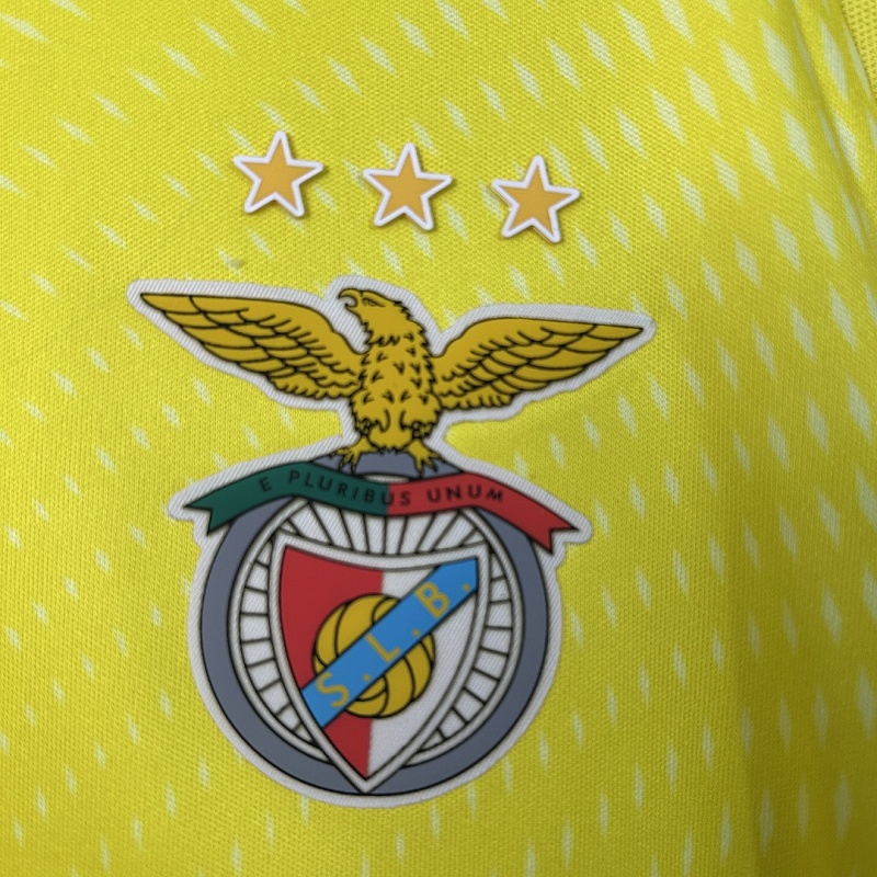 Benfica 25/26 Kids Benfica goalkeeper Size: 16-28 5