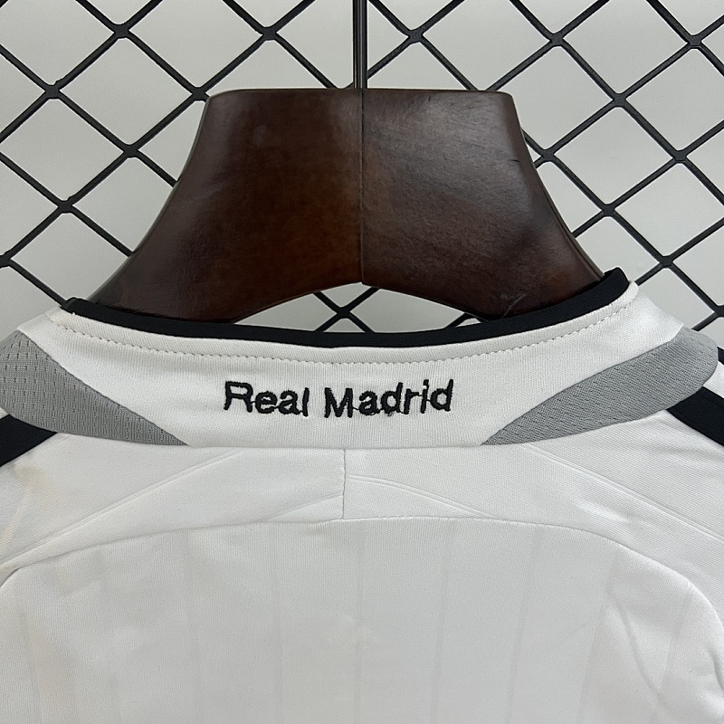 Real Madrid kids Real Madrid 06/07 Home Size: 16-28 6