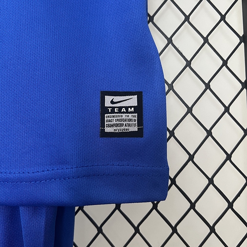 M-U size: kids M-U 08/09 Third away size: 16-28 6