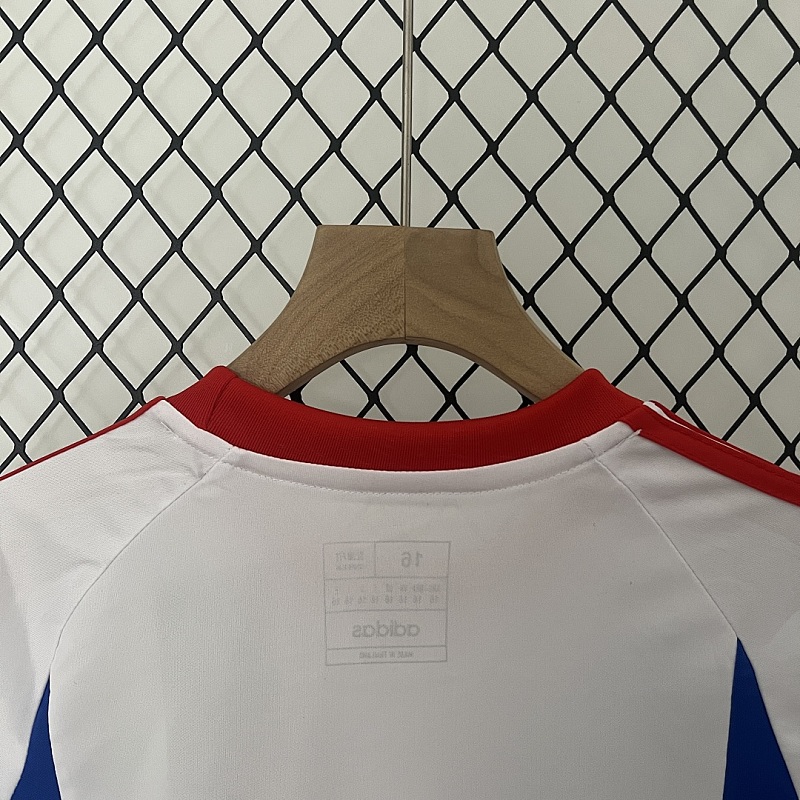 Venezuela size: kids Venezuela away size: 16-28 9