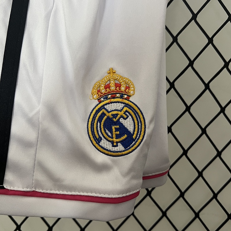 Real Madrid kids Real Madrid 14/15 home size: 16-28 9