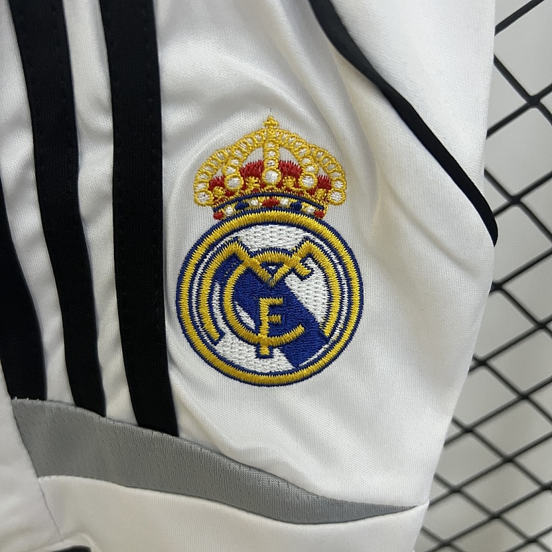 Real Madrid kids Real Madrid 06/07 Home Size: 16-28 2