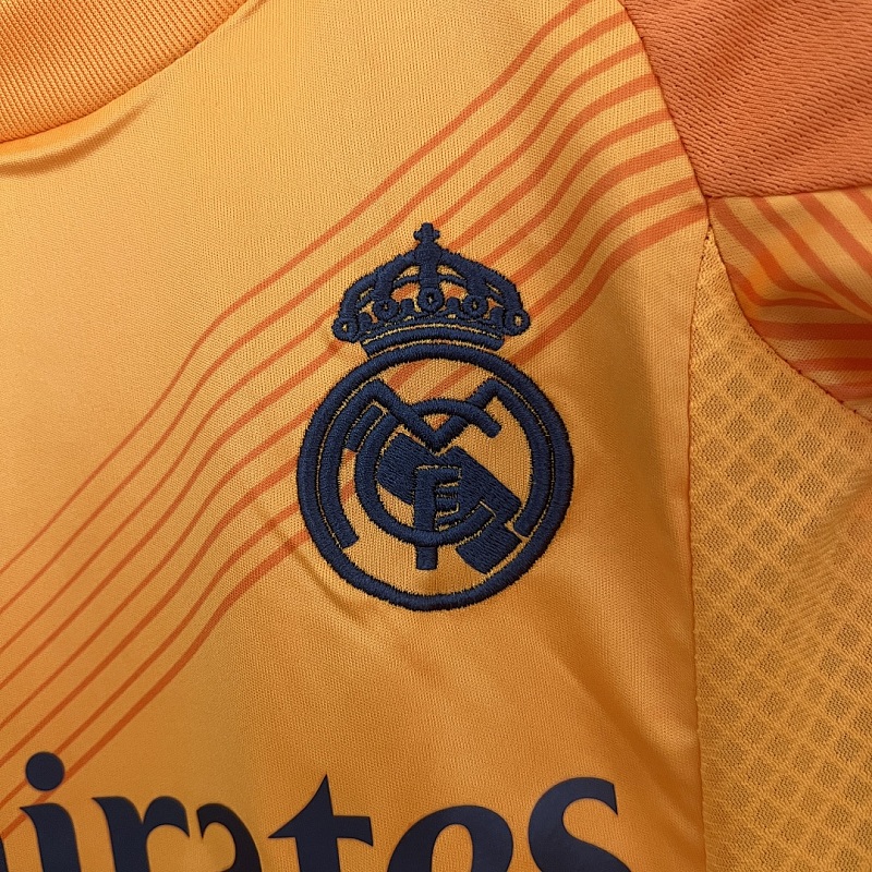 Real Madrid 24/25 Kids Real Madrid Away Size: 16-28 5
