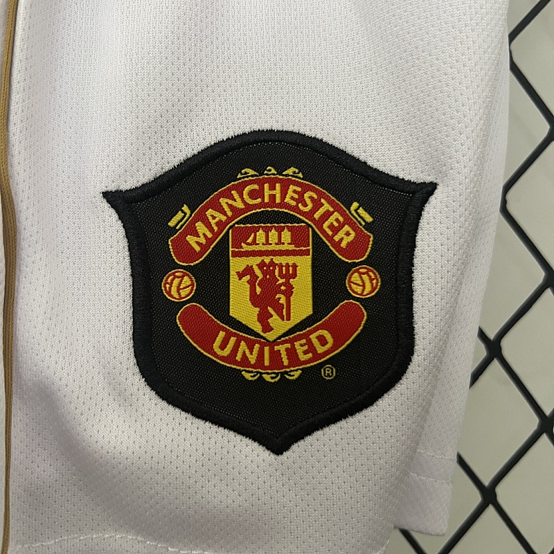 M-U 06/07Home kids M-U 06/07Home size: 16-28 8