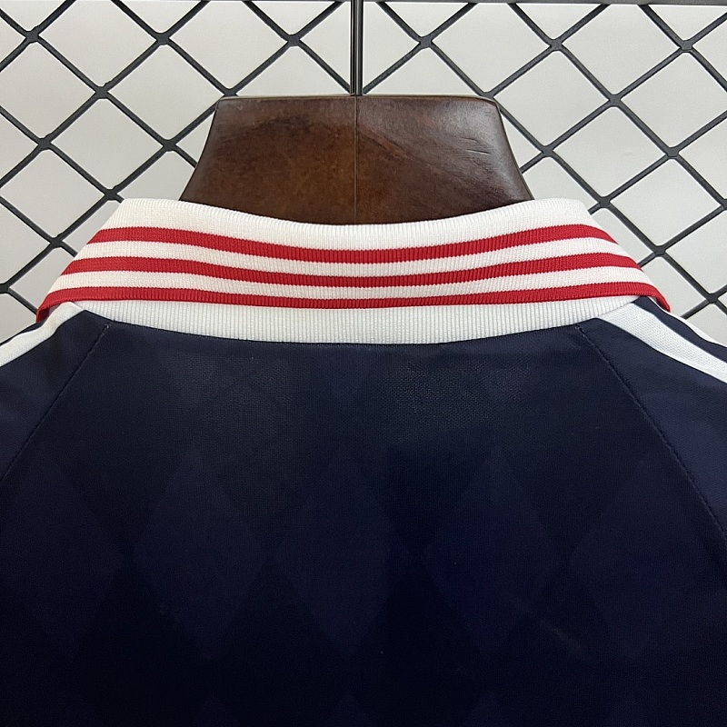 Bayern Munich kids Bayern Munich 97/99 Home size: 16-28 7