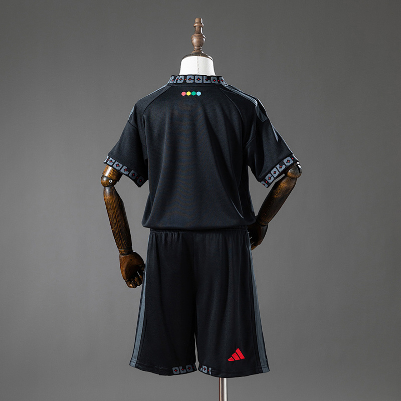 Colo Colo Colo Colo 26/27 Away Kids Kit Size 16-28 2