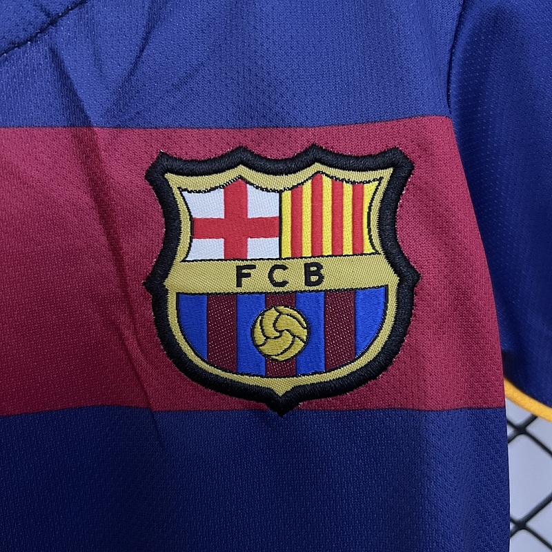 Barcelona kids Barcelona 15/16 home size: 16-28 6