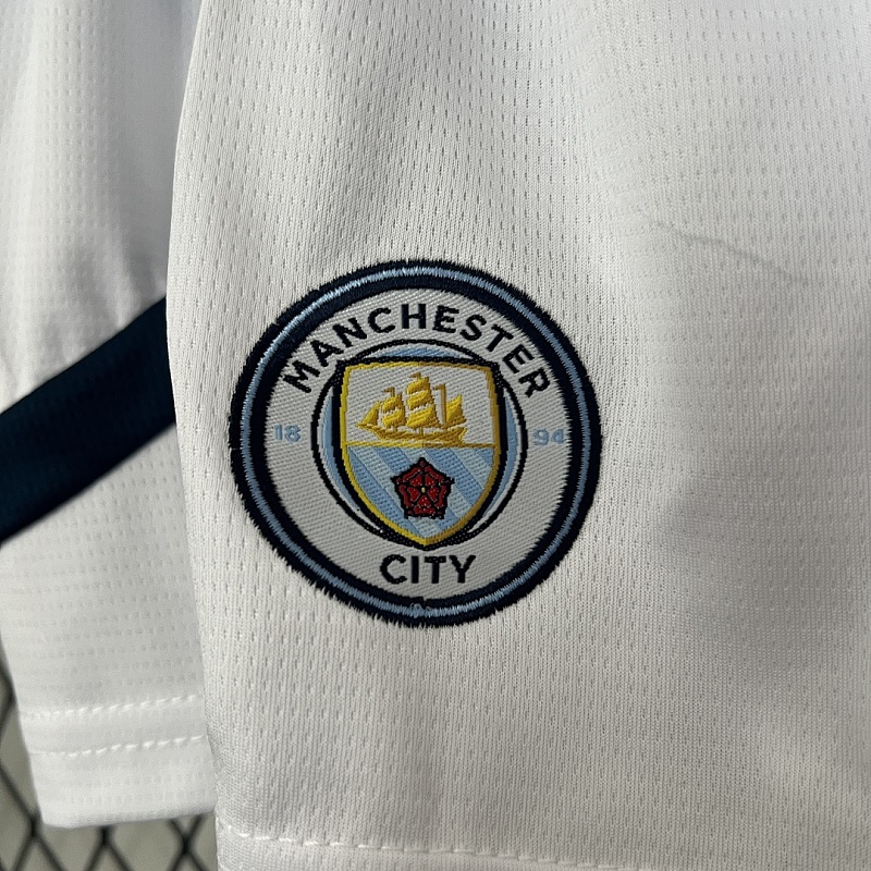 Manchester City 24/25 kids Manchester City home size: 16-28 10
