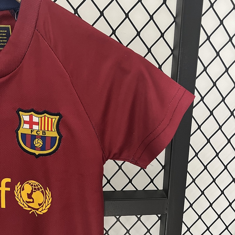 Barcelona kids Barcelona 08/09 home size: 16-28 6