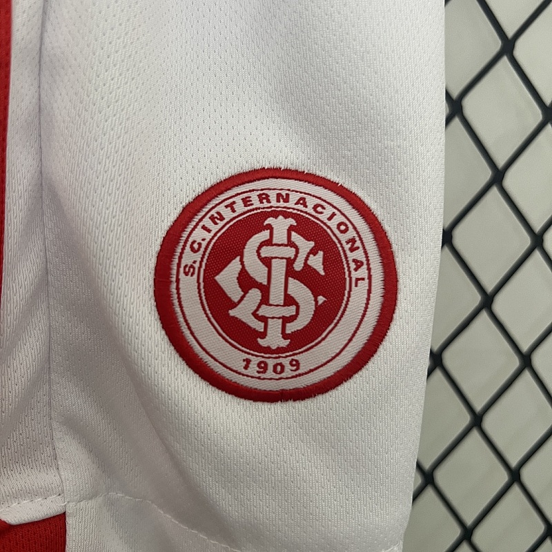 Internacional 24/25 kids Internacional home size: 16-28 8
