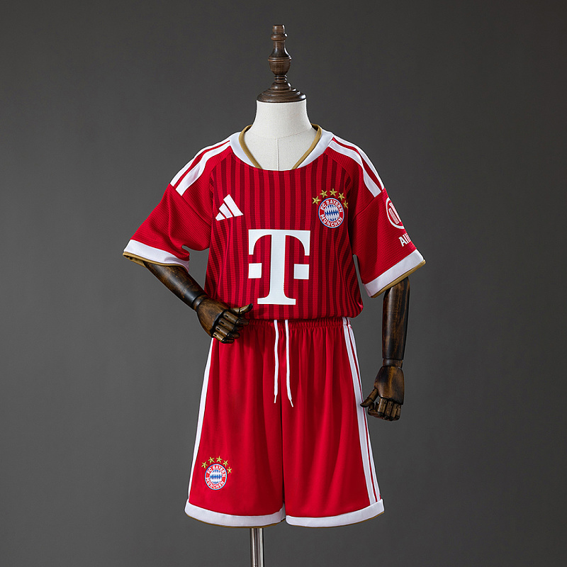 Bayern Munich 26/27 Bayern Munich Home Kids Soccer Jersey Size 16-28 - Olise 10