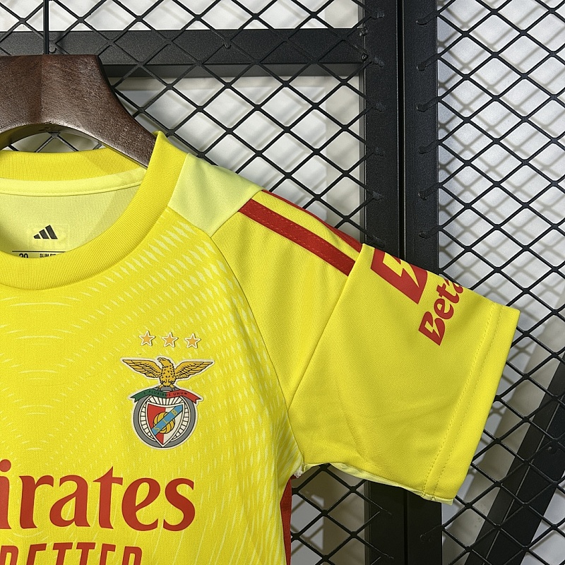 Benfica 25/26 Kids Benfica goalkeeper Size: 16-28 7