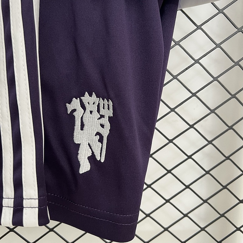 M-U Size: 25/26 Kids M-U Away Size: 16-28 5