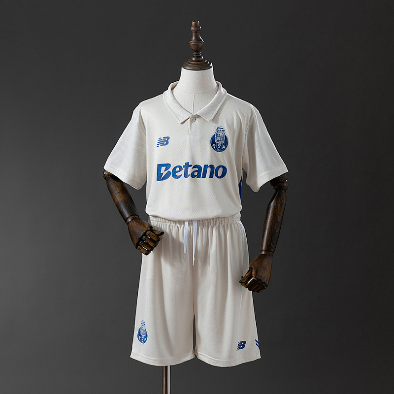 Porto 25/26 Kids Porto away Size: 16-28