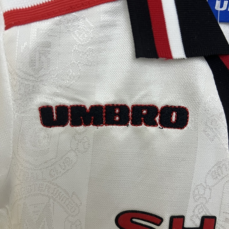 M-U size: kids M-U 97/98 away size: 16-28 7
