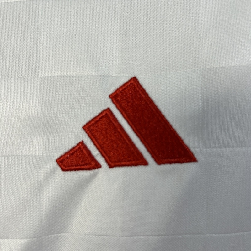 Benfica 25/26 Kids Benfica Third away game Size: 16-28 8