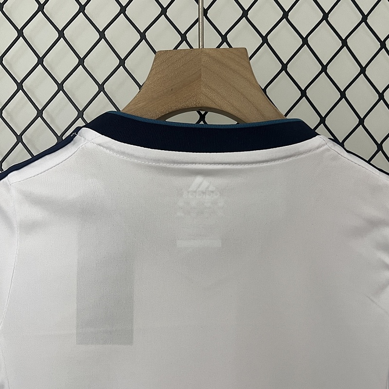Real Madrid12/13 kids Real Madrid12/13 home size: 16-28 9