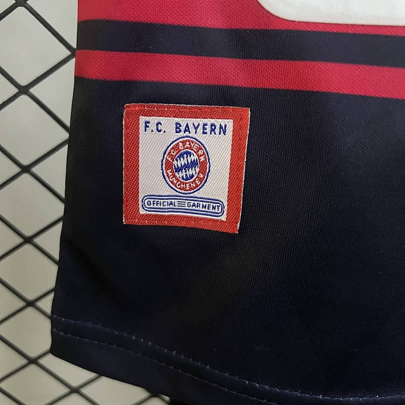 Bayern Munich kids Bayern Munich 97/99 Home size: 16-28 3