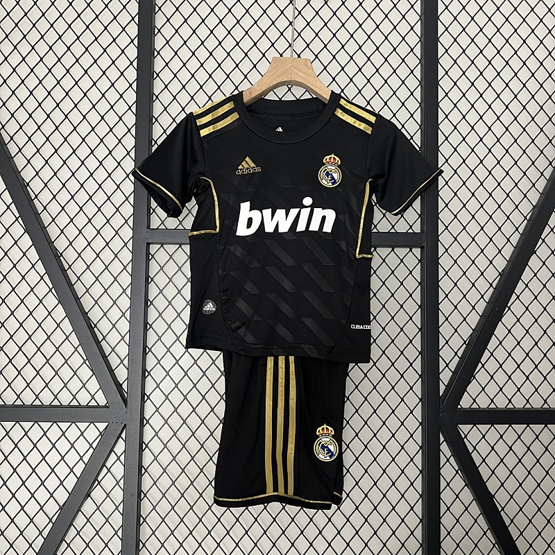 Real Madrid kids Real Madrid 11/12 away size: 16-28