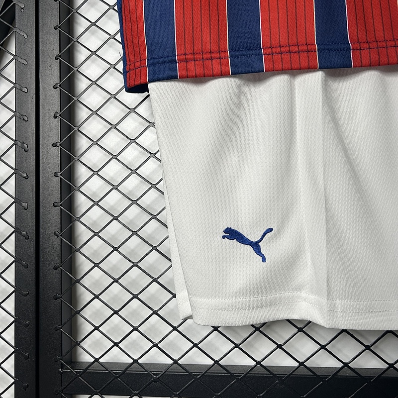 Bahia size: 25/26 kids Bahia Away size: 16-28 3