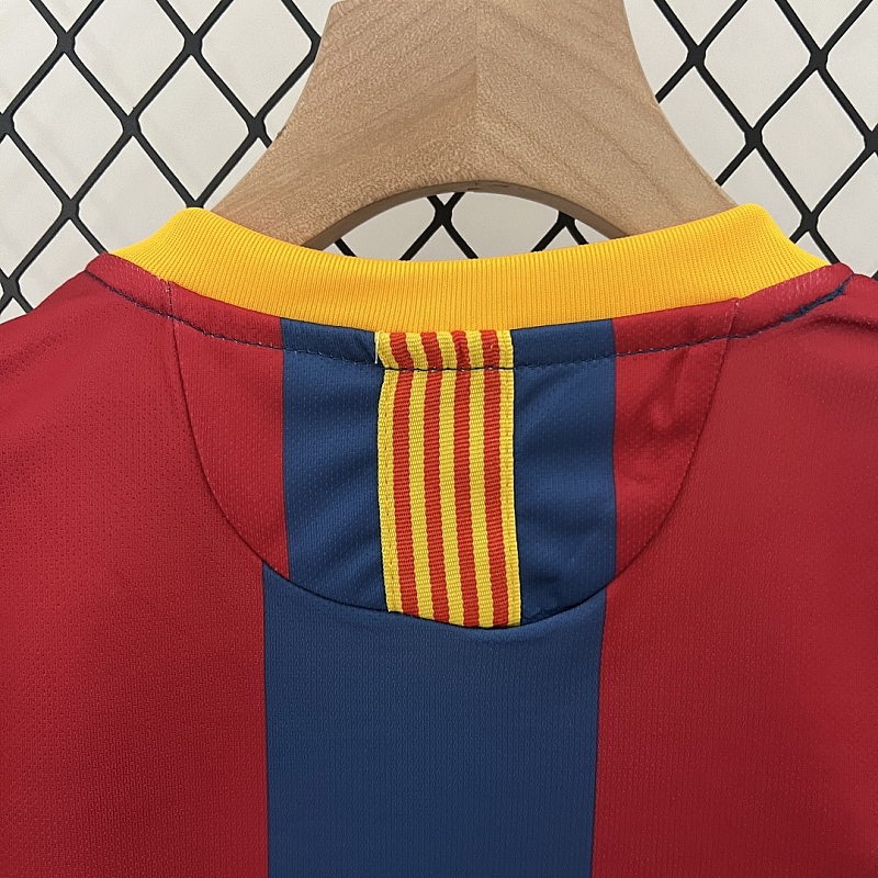 Barcelona kids Barcelona 10/11 home size: 16-28 9
