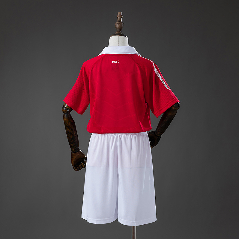 M-U Kit M-U 10/11 Home Retro Kids Kit Jersey SIZE 16-28 2