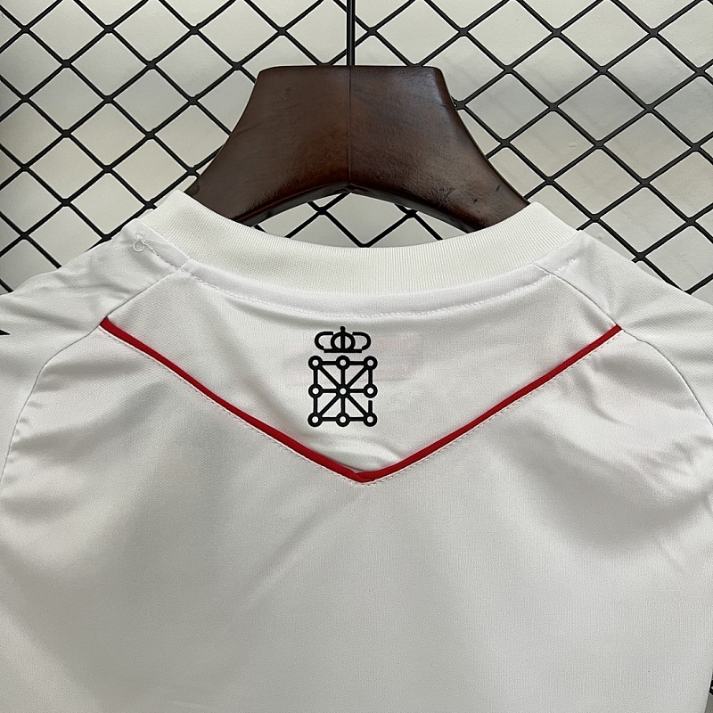 Osasuna Size: 25/26 Osasuna third away Size: 16-28 8