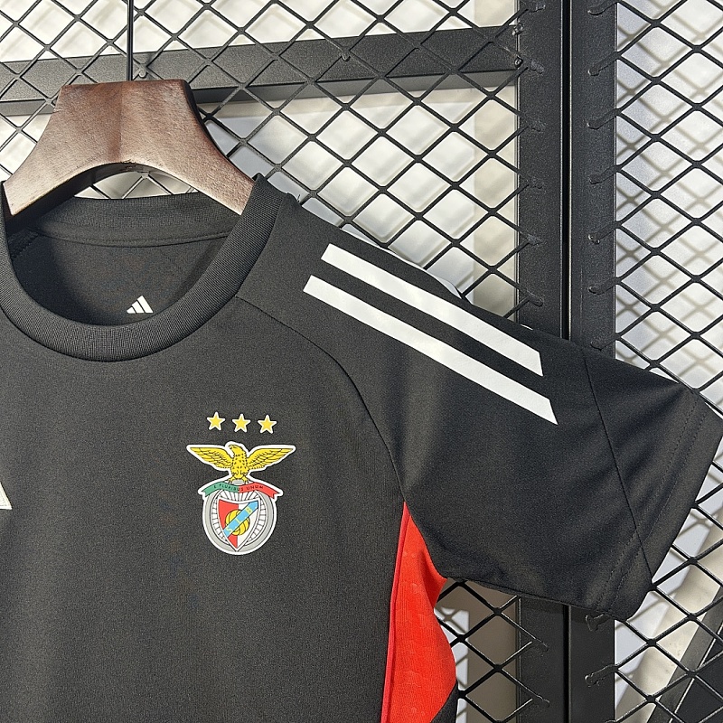 Benfica 25/26 Kids Benfica Training clothes Size: 16-28 9