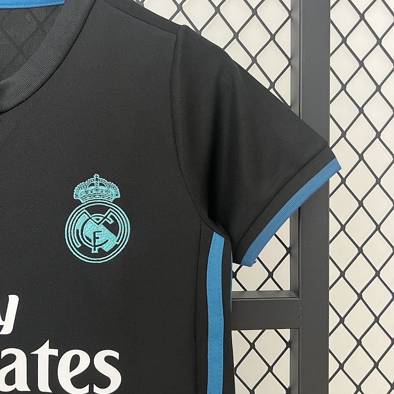 Real Madrid kids Real Madrid 17/18 away size: 16-28 7