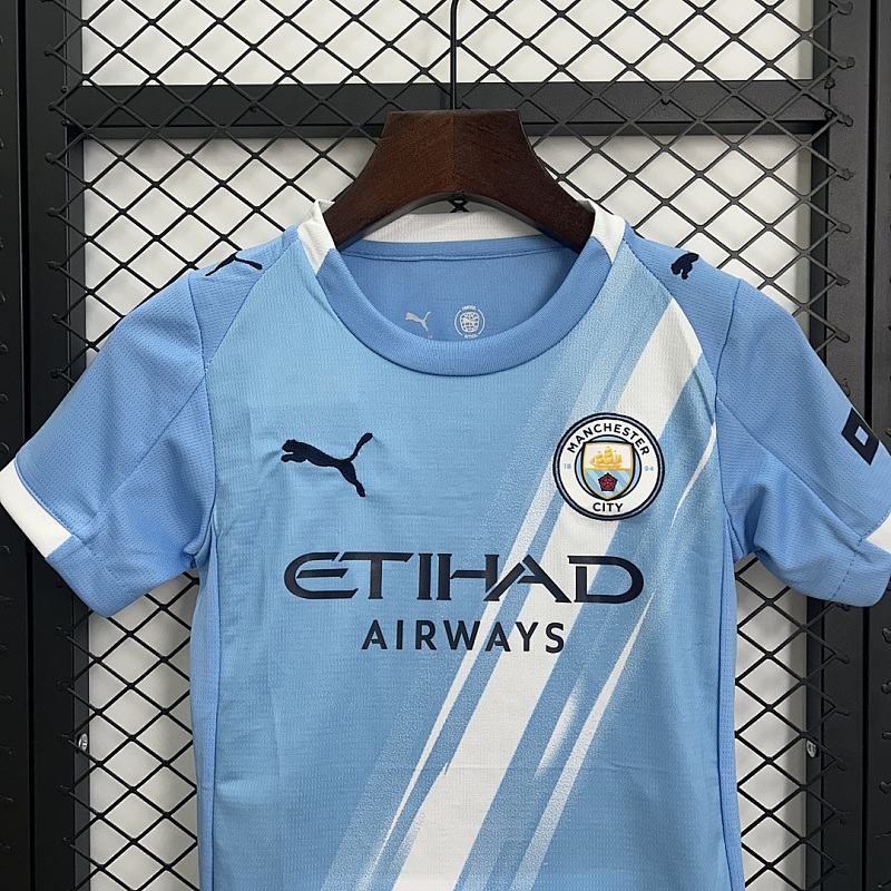 Manchester City 25/26 kids Manchester City home size: 16-28 4
