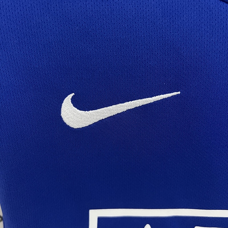 M-U size: kids M-U 08/09 away size: 16-28 4