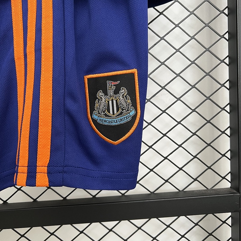 Newcastle 25/26 Kids Newcastle United third away Size: 16-28 6