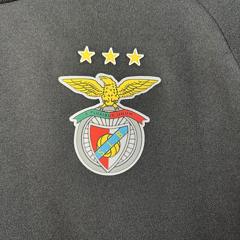 Benfica 25/26 Kids Benfica Training clothes Size: 16-28 3